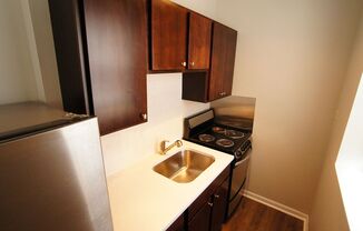Studio, 1 bath, 332 sqft, $1,295, Unit 4C