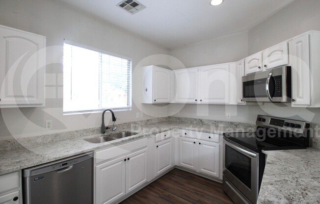 4226 E SPAWN LN