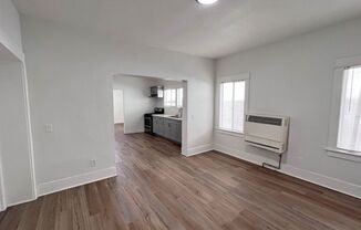 3 beds, 1 bath, 900 sqft, $2,895, Unit 807