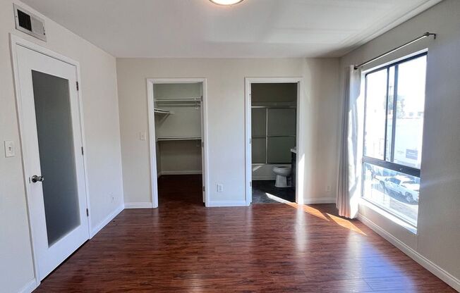 2 beds, 2 baths, $2,900, Unit 301