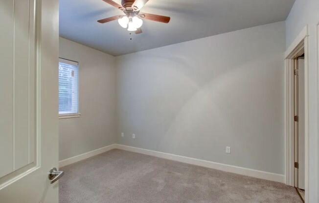 1 bed, 1 bath, 728 sqft, $1,475, Unit 137