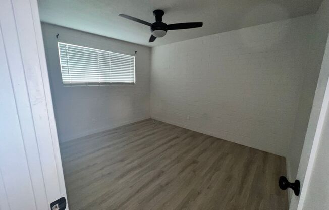 2 beds, 1 bath, $1,195, Unit 1044