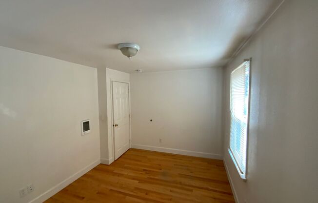 2 beds, 1 bath, $1,595