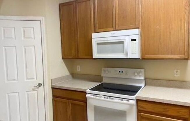 Spacious 3/2 Condo with Pond View!