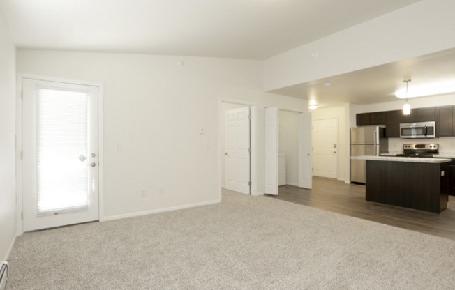 1 bed, 1 bath, 813 sqft, $925, Unit 110