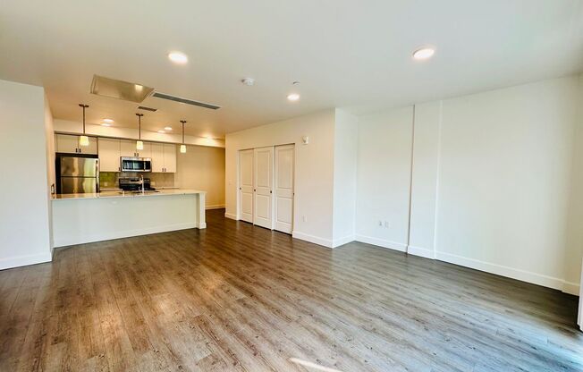 2 beds, 1 bath, 902 sqft, $2,750, Unit 410-315