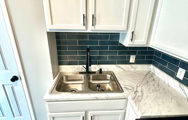 2 beds, 1.5 baths, 1,100 sqft, $1,099, Unit 712-A