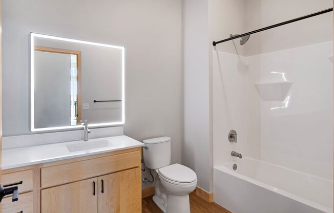 2 beds, 2 baths, 1,008 sqft, $2,625, Unit 401