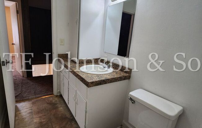 2 beds, 1.5 baths, $925, Unit 1307 D