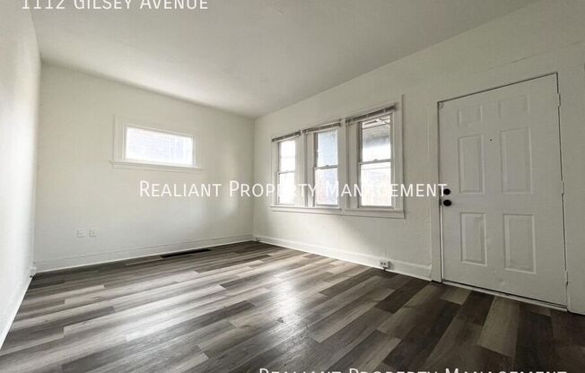 1112 GILSEY AVE