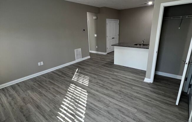 1 bed, 1 bath, 765 sqft, $895, Unit 226 1D