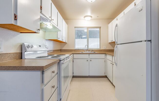 City living with views and walkable access to shops and restaurants!