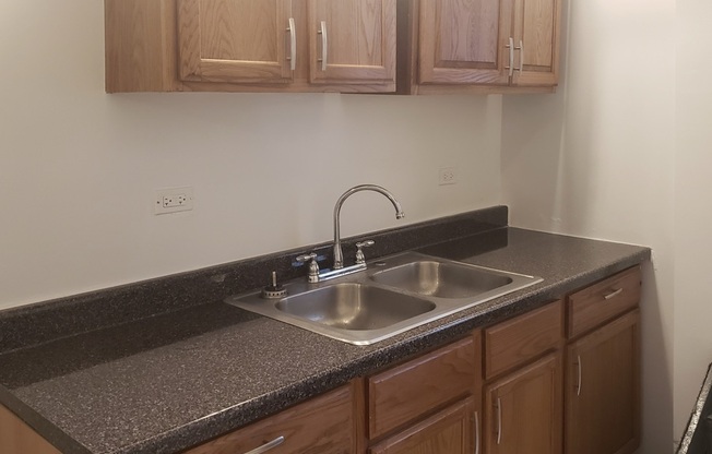 2922 N Albany Avenue