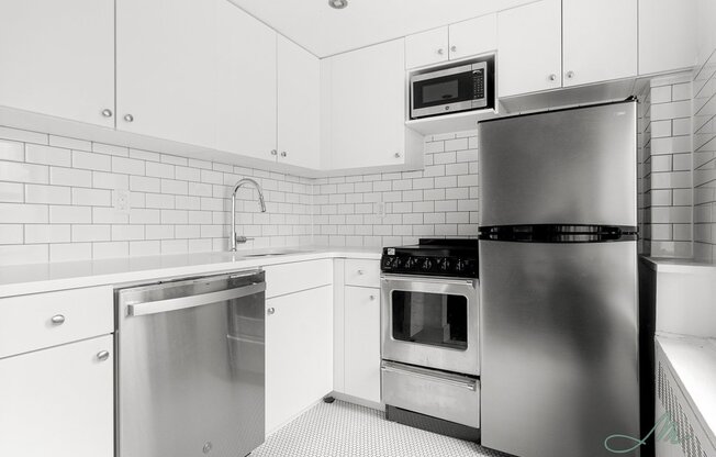 1 bed, 1 bath, $4,200, Unit 12B