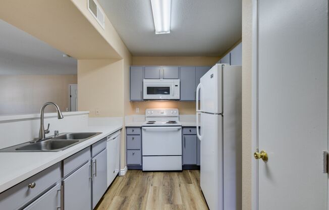2 beds, 2 baths, $1,395, Unit UNIT 1016
