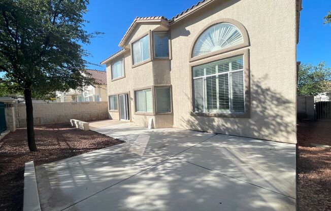 3 beds, 2.5 baths, $3,300