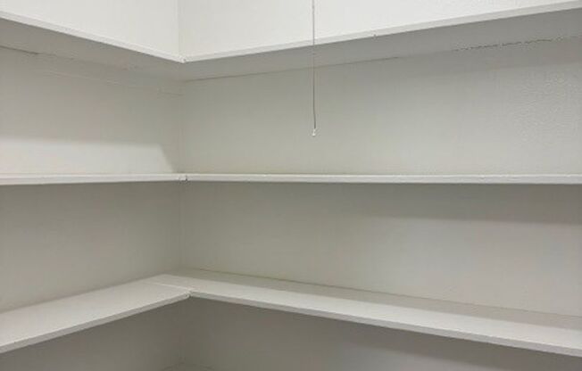 2 beds, 1 bath, 873 sqft, $1,140, Unit 03-0301