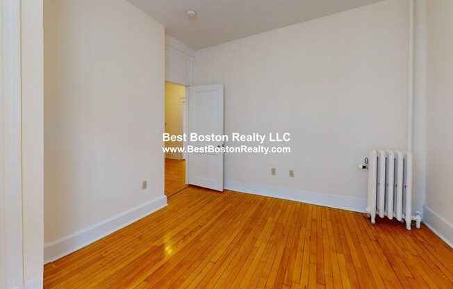 91 Trowbridge St