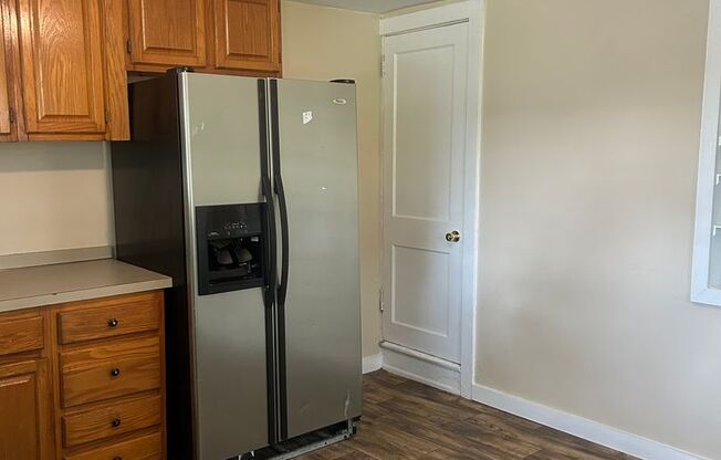 2 beds, 1 bath, $1,100
