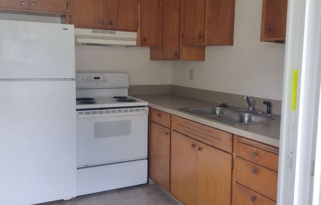 2 beds, 1 bath, $1,395