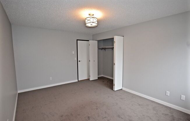 2 beds, 1 bath, $1,100, Unit #202