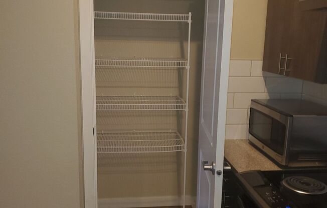 1 bed, 1 bath, $1,695, Unit 4838-304