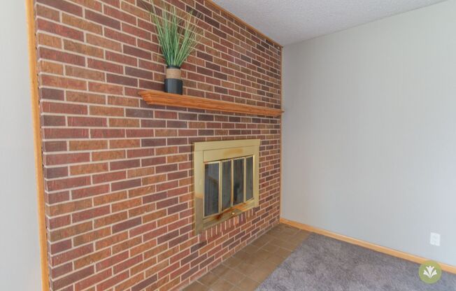 3 beds, 2 baths, 1,350 sqft, $1,460, Unit C-70