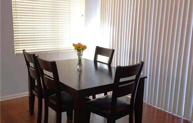 Detached 3 bedroom + Loft home in Irvine!