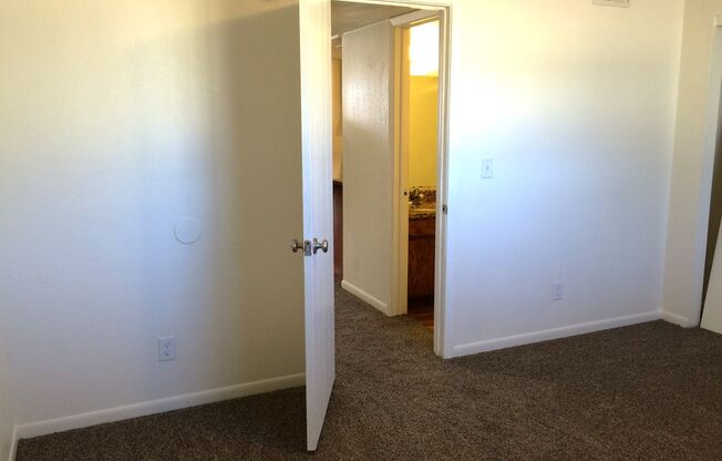 1 bed, 1 bath, 530 sqft, $585, Unit 2522-15