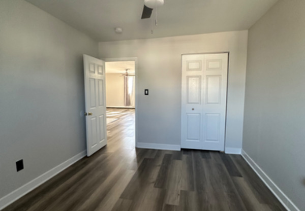 300 W ASHLAND AVE