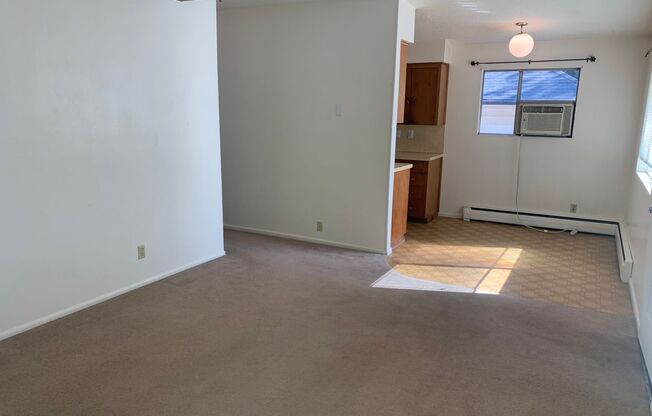 2 beds, 1 bath, 900 sqft, $1,375, Unit 900 E McKinley St