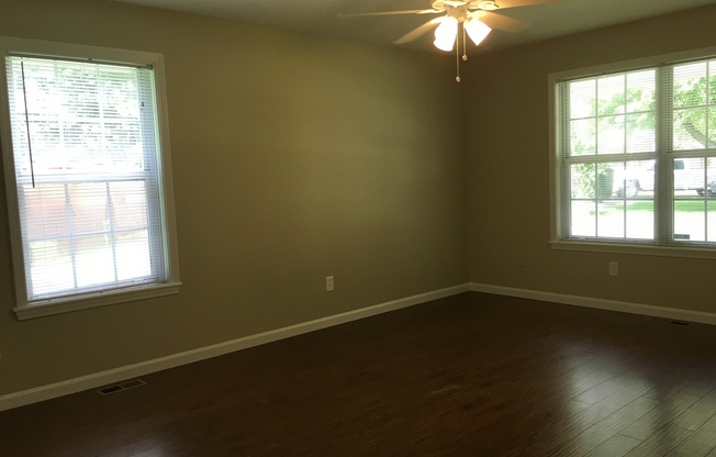 3 beds, 2 baths, $1,605