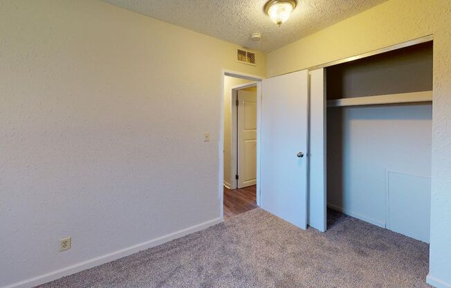 2 beds, 1 bath, 859 sqft, $1,025, Unit 3015-B