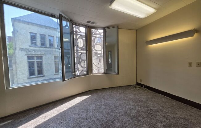 Studio, 1 bath, $825, Unit 272