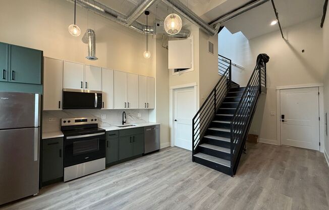 1 bed, 1.5 baths, 689 sqft, $2,400, Unit 207