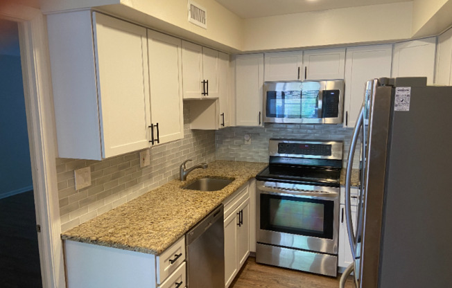 144 WOODGATE LN