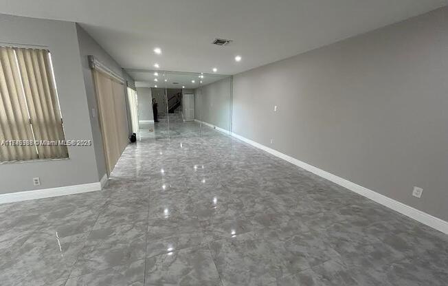 2101 BAYBERRY DR