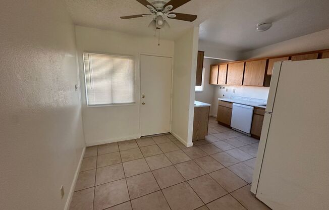 2 beds, 1 bath, $900