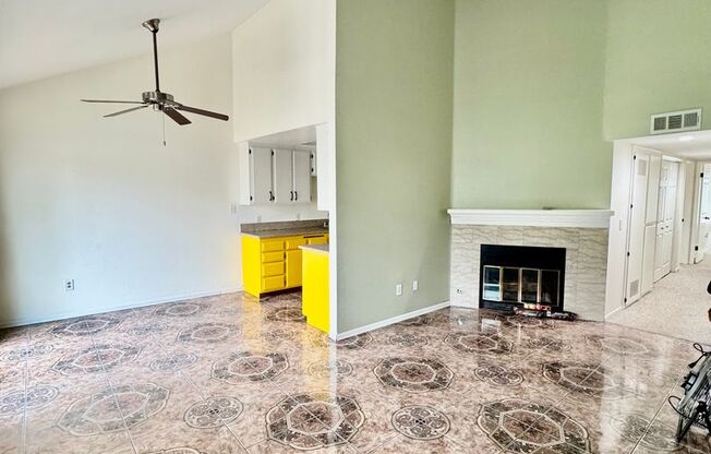 LARGE 2nd story 2bd/2ba unit