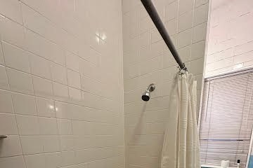 3 beds, 1 bath, 800 sqft, $3,650, Unit 2