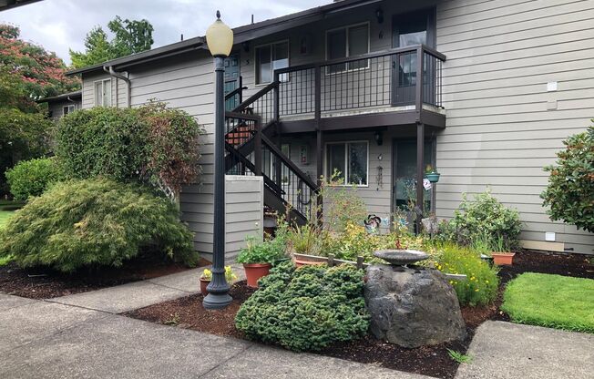 1611 Adkins St.