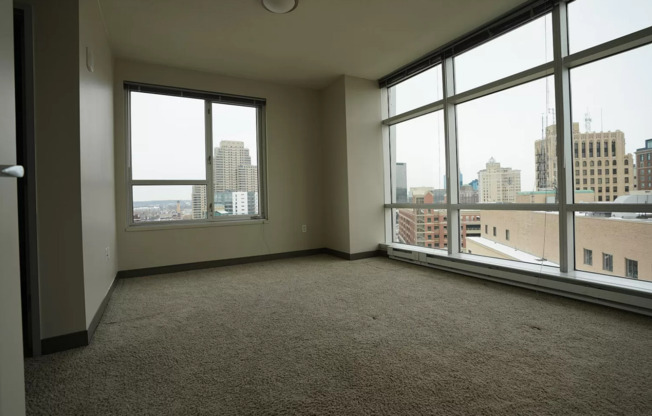3 beds, 2 baths, 1,292 sqft, $2,700, Unit 902