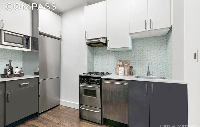 870 HANCOCK ST