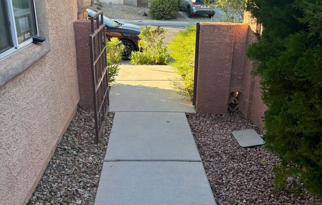 Wonderful single story rental in the heart of Summerlin