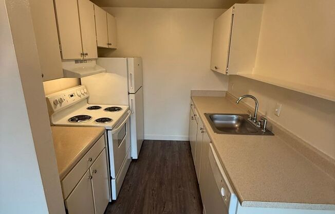 2 beds, 1 bath, 825 sqft, $1,245, Unit 479