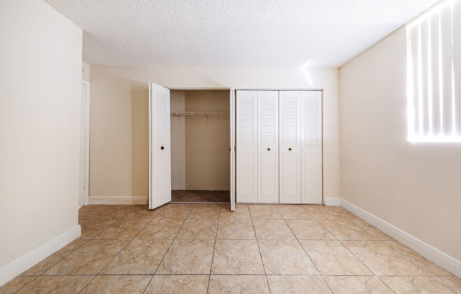 Spacious Closet Apartments For Rent in Hollywood Florida | Sunset Palms
