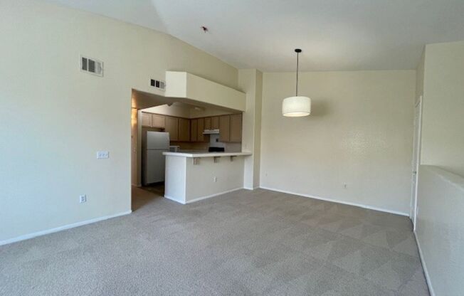 2 beds, 2 baths, $1,600