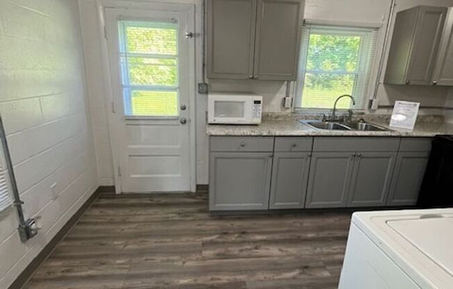 313 BELLEVUE AVE