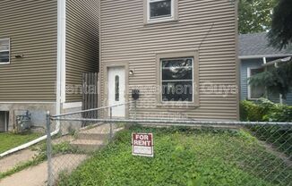 2205 10 AVE S