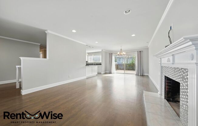 1125 FERNWOOD DR